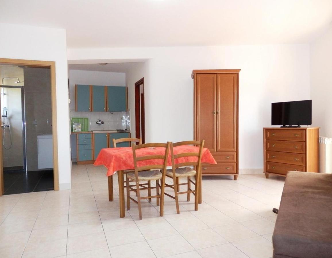 מדולין Sand Beach Apartment Idila מראה חיצוני תמונה