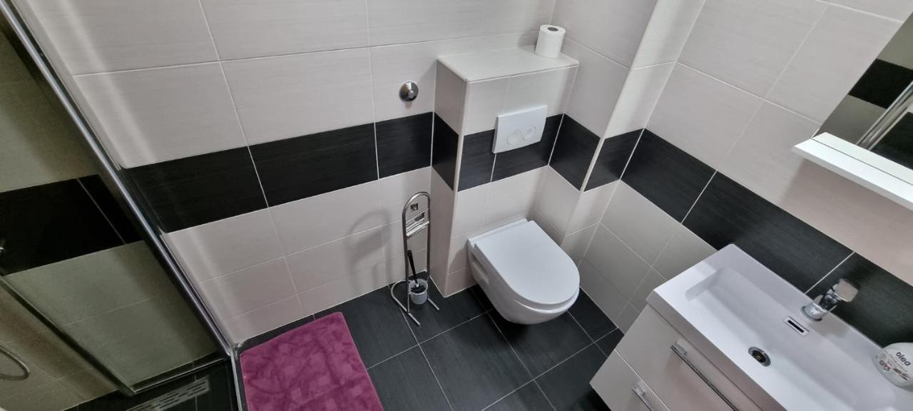 מדולין Sand Beach Apartment Idila מראה חיצוני תמונה